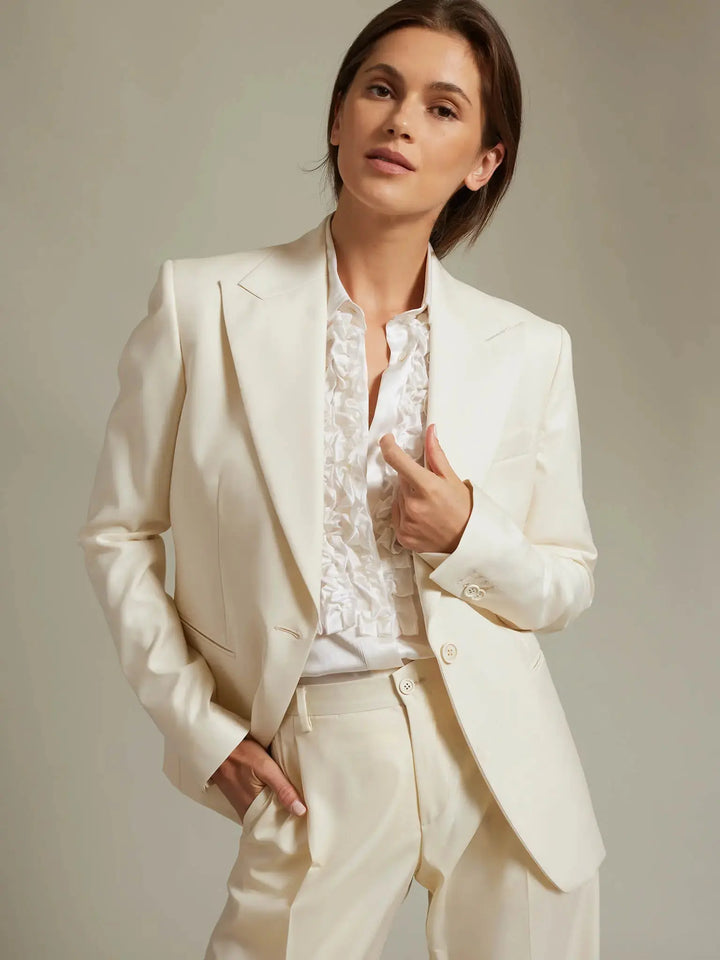 Women's Fitted Jacket In Off White, 6 Women's Fitted Jacket In Off White, 6