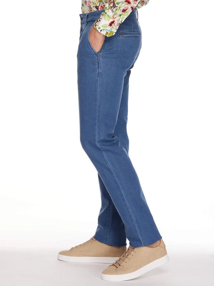Men's 1 Pleat Stretch Denim Jean In Mid Blue - Nigel Curtiss