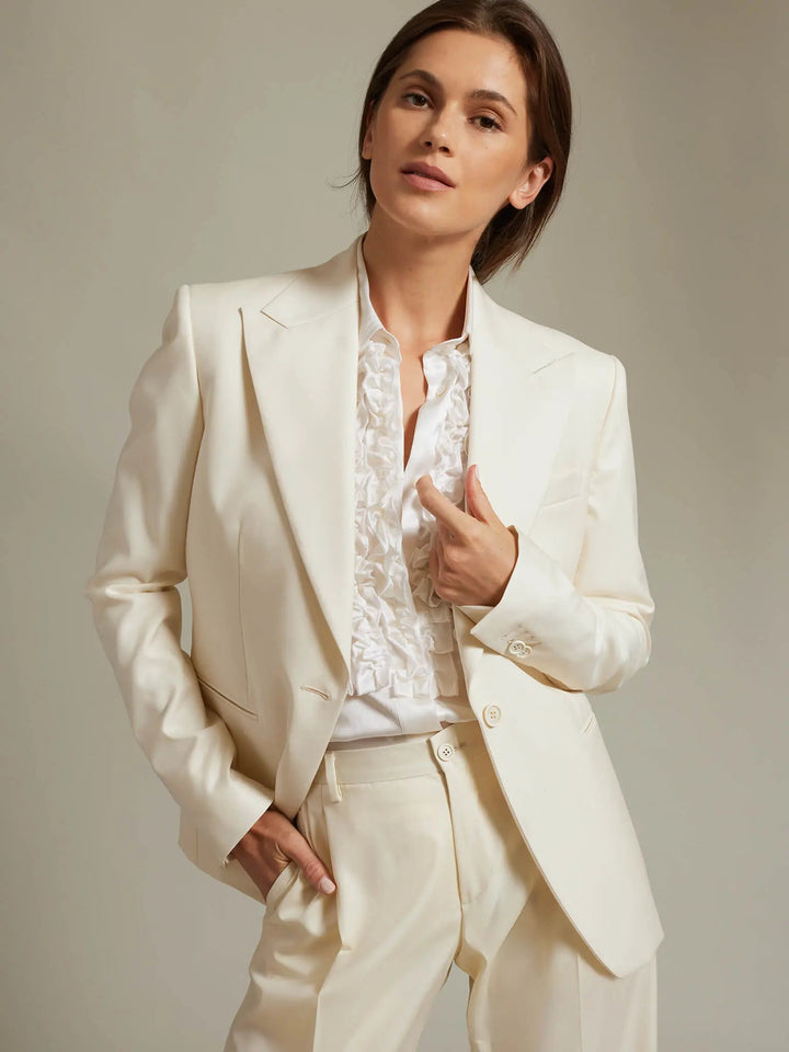 Women's Fitted Jacket In Off White - Nigel Curtiss